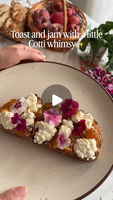 Toast with jam and Cotti, finished with edible flowers